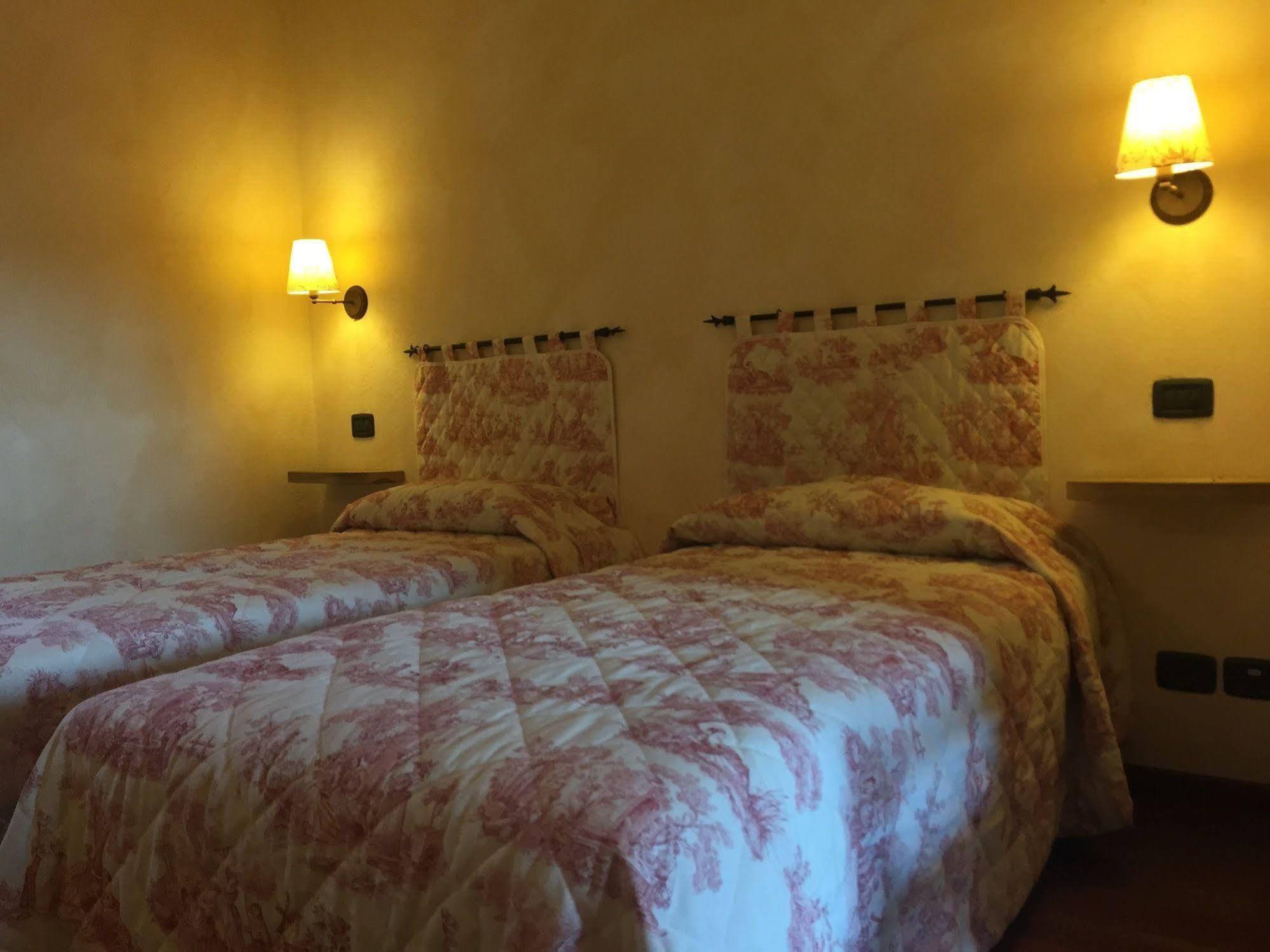 Le 5 Frecce Villa Cavour Buitenkant foto